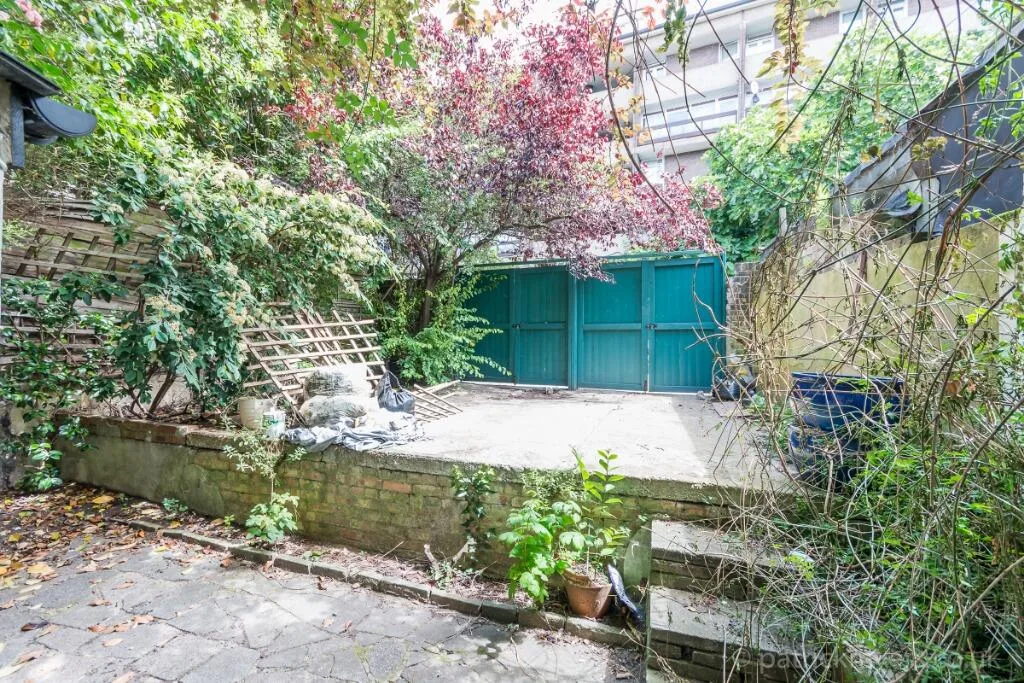 3 bedroom maisonette for rent
