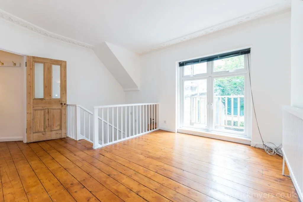 3 bedroom maisonette for rent