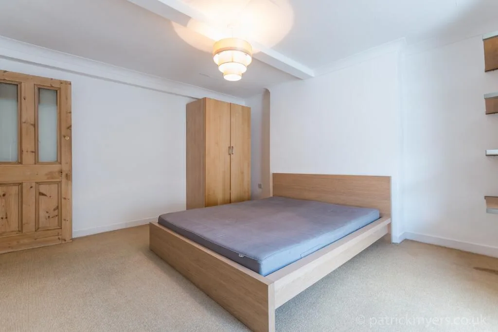 3 bedroom maisonette for rent