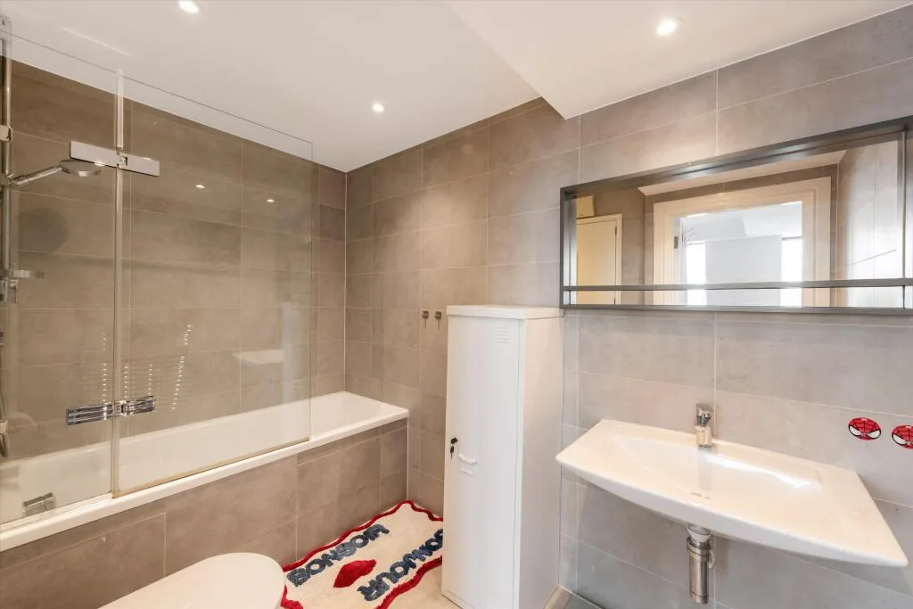 4 bedroom flat for rent
