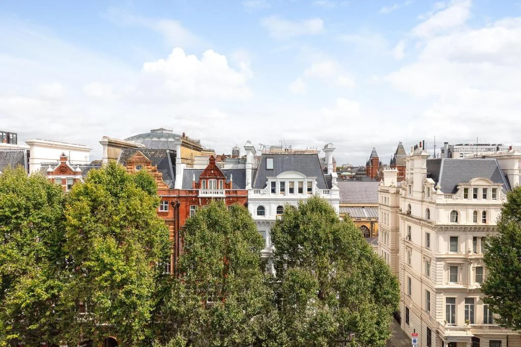 4 bedroom flat for rent