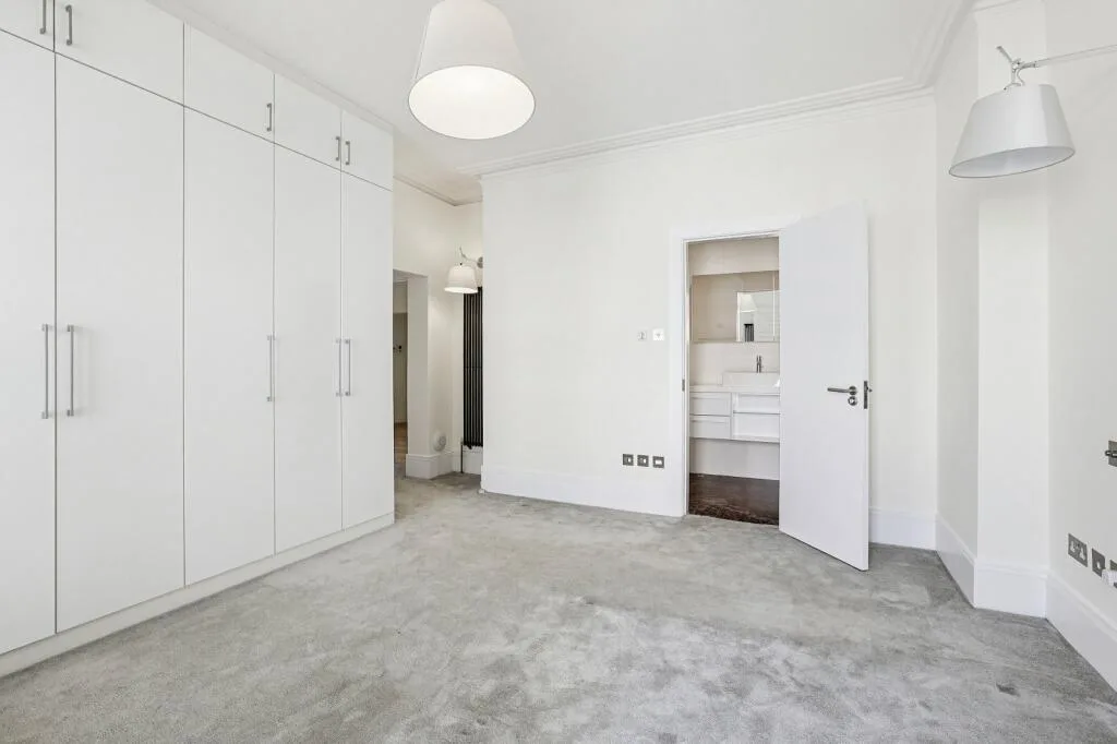 4 bedroom flat for rent