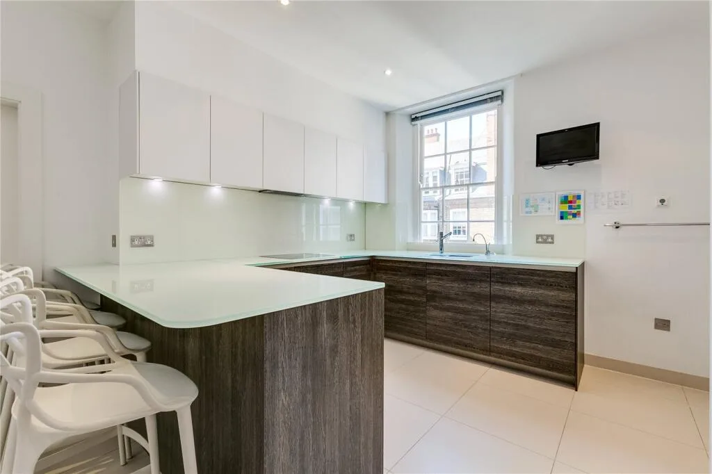 4 bedroom flat for rent