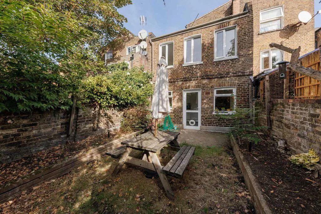 4 bedroom terraced house for rent