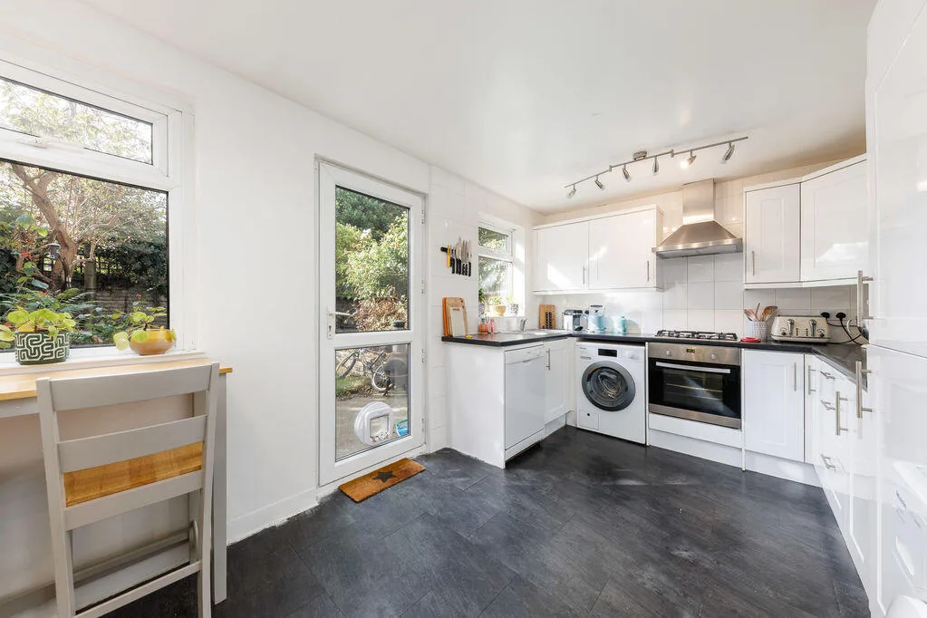 4 bedroom terraced house for rent