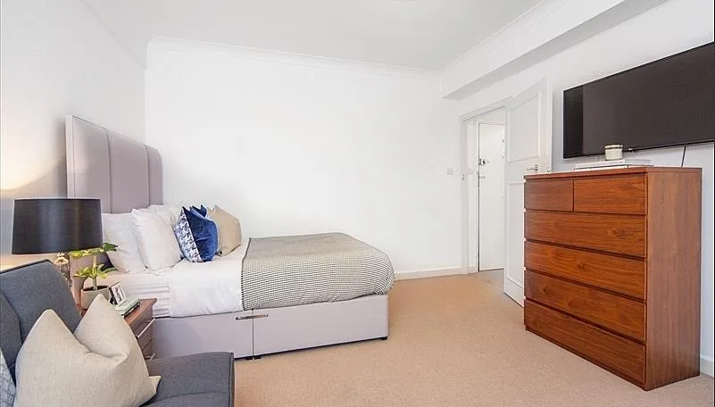 Studio flat for rent
