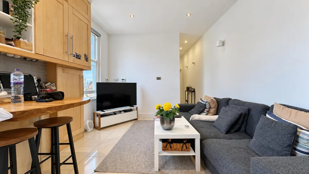 2 bedroom flat for rent