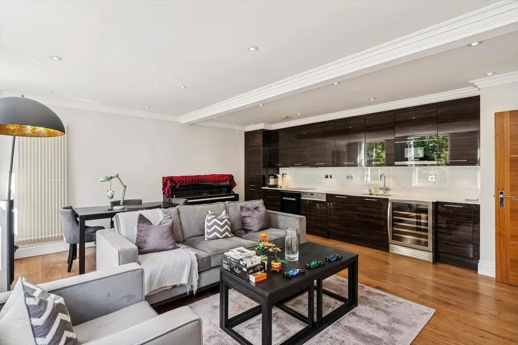 2 bedroom flat for rent