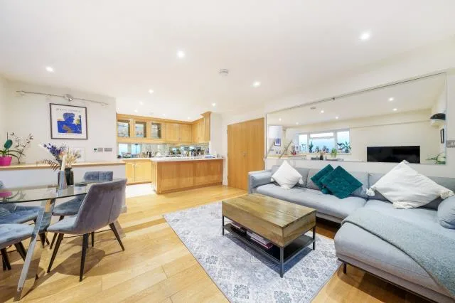 2 bedroom flat for rent