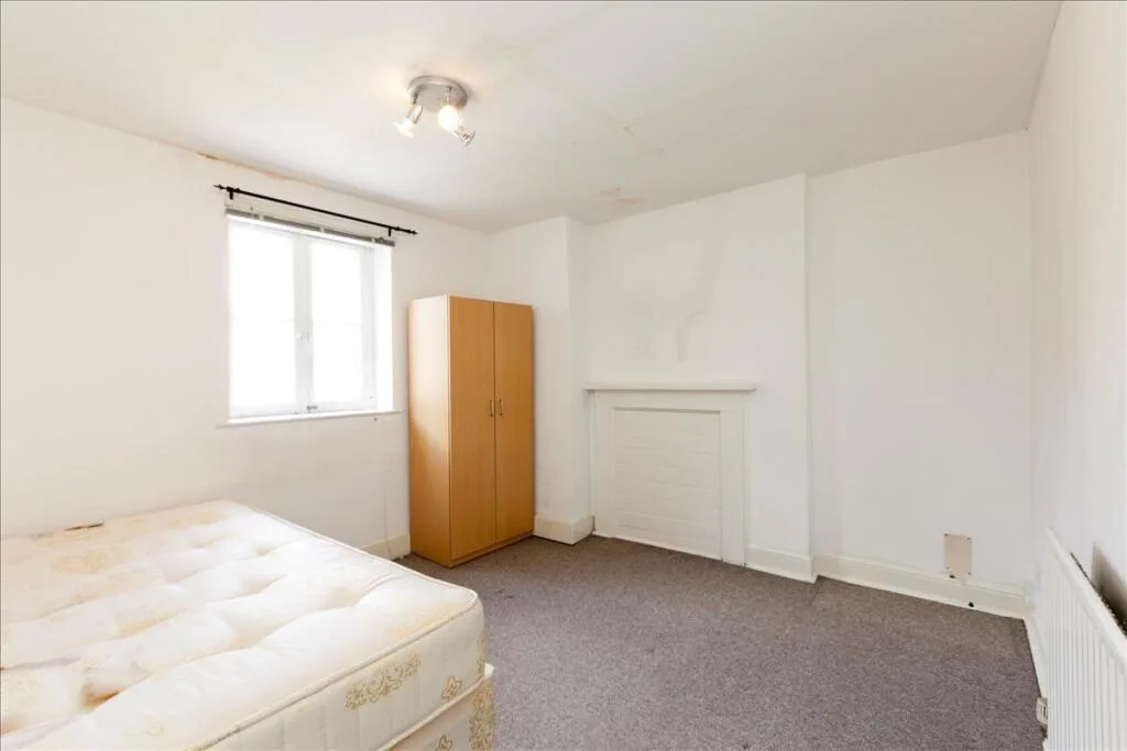 4 bedroom triplex for rent