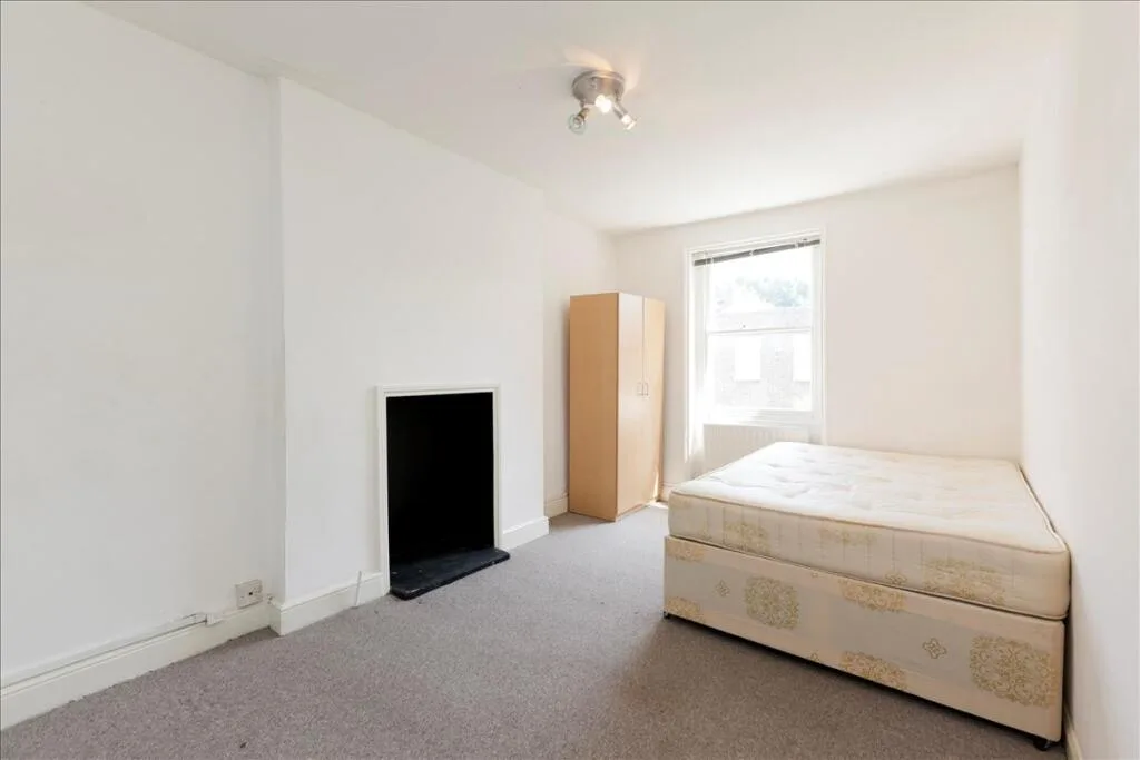 4 bedroom triplex for rent