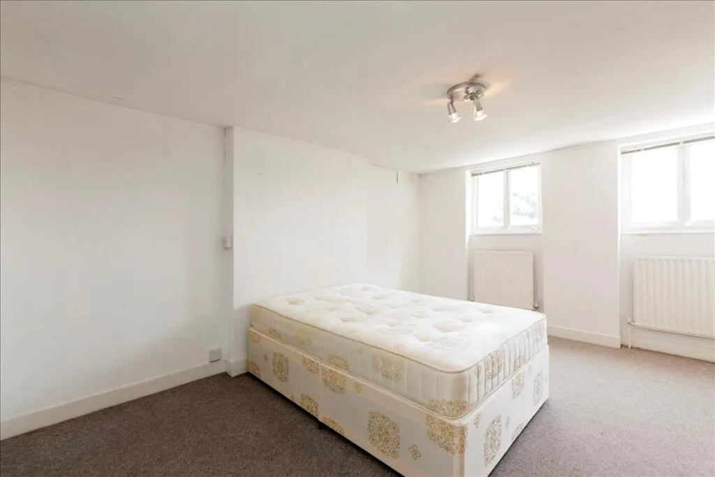 4 bedroom triplex for rent