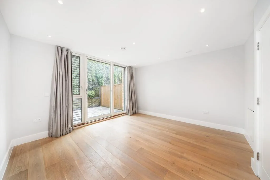 3 bedroom end of terrace house for rent