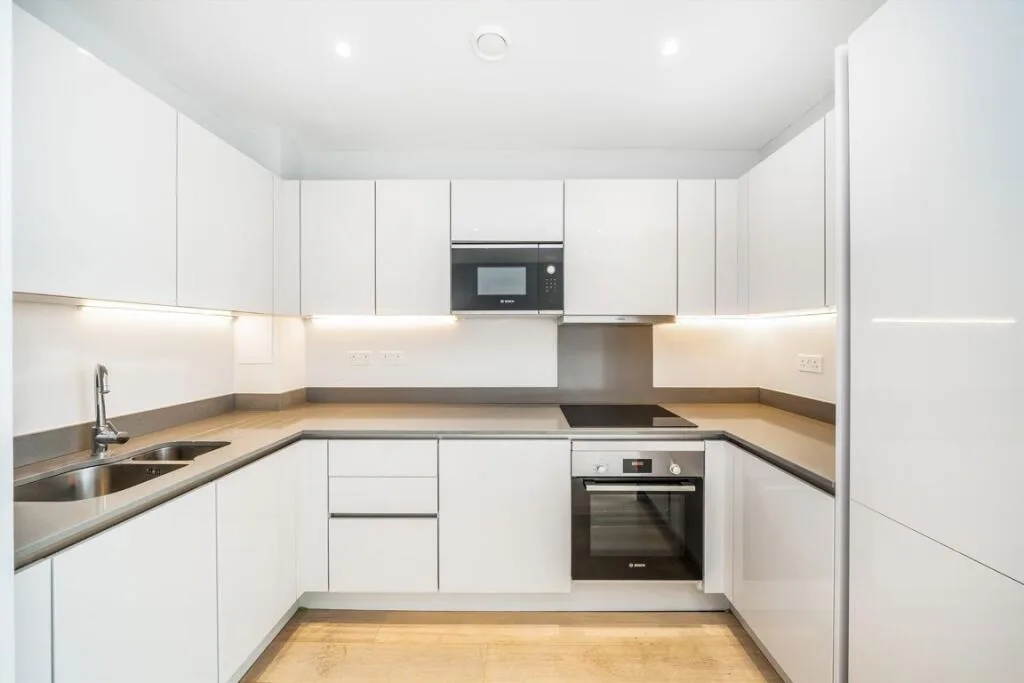 3 bedroom end of terrace house for rent