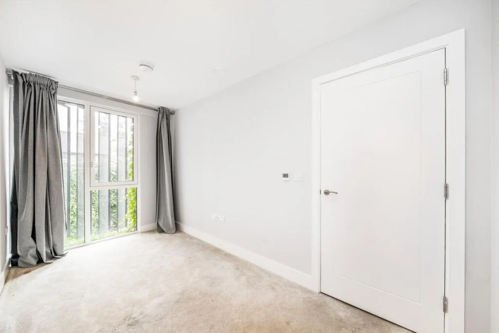 3 bedroom end of terrace house for rent