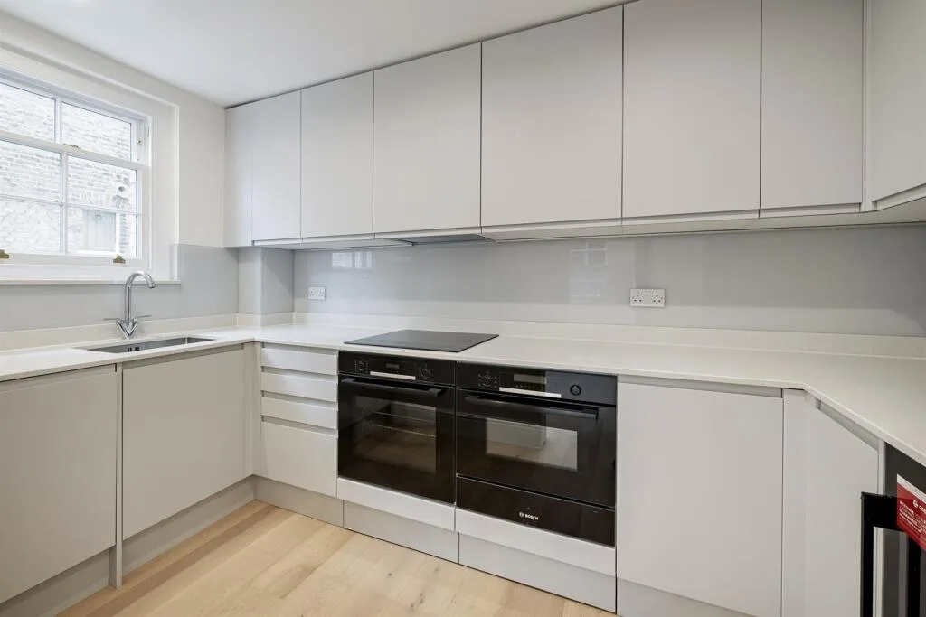 2 bedroom mews property for rent