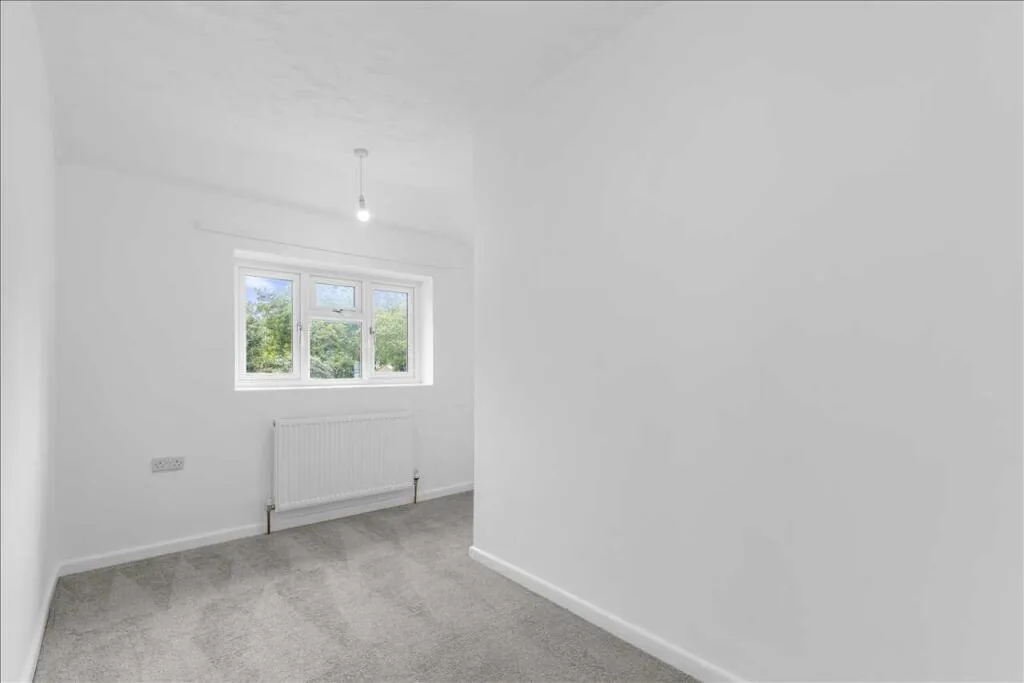3 bedroom semi-detached house for rent