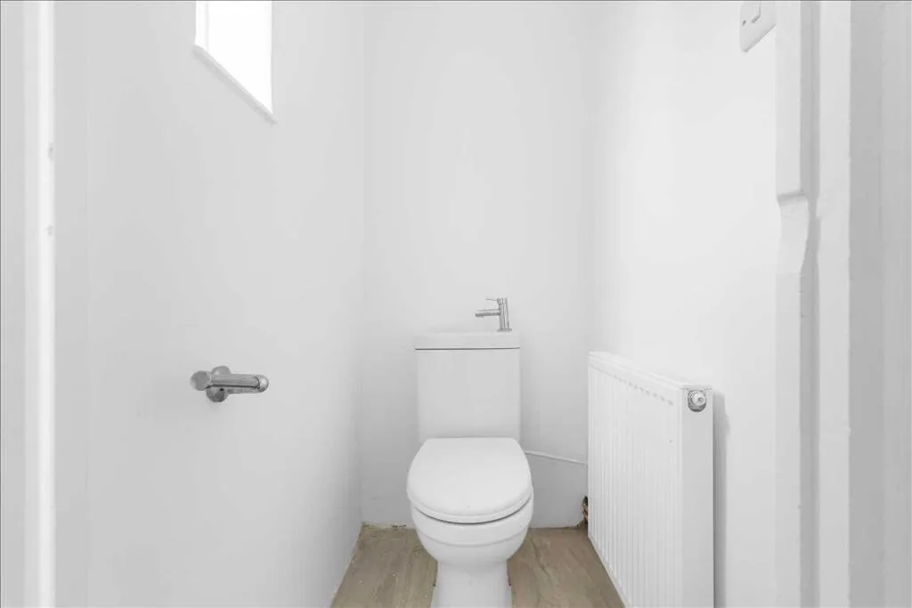 3 bedroom semi-detached house for rent