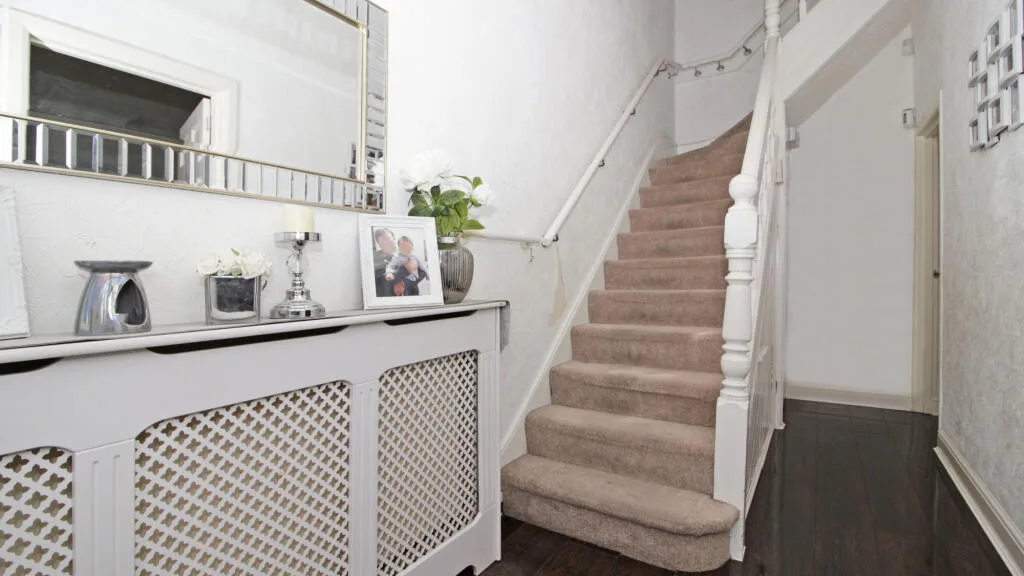 3 bedroom end of terrace house for rent