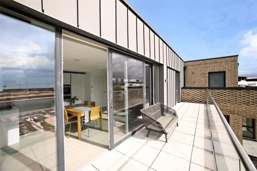 3 bedroom flat for rent