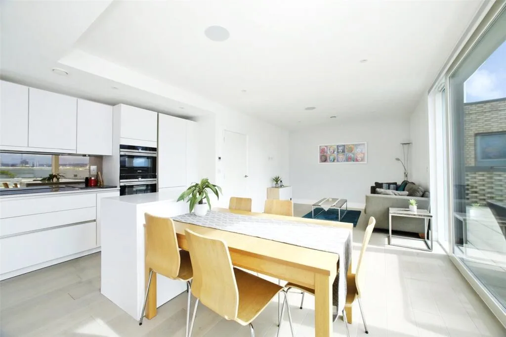 3 bedroom flat for rent