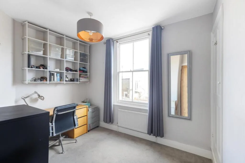 2 bedroom maisonette for rent