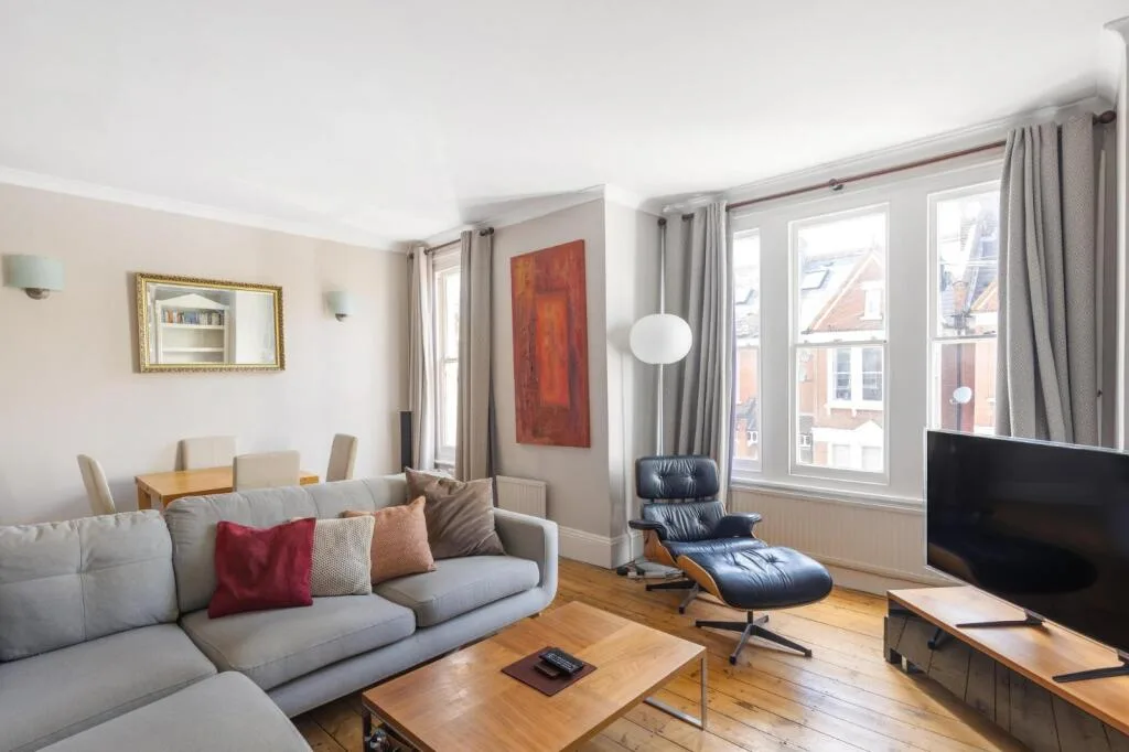 2 bedroom maisonette for rent