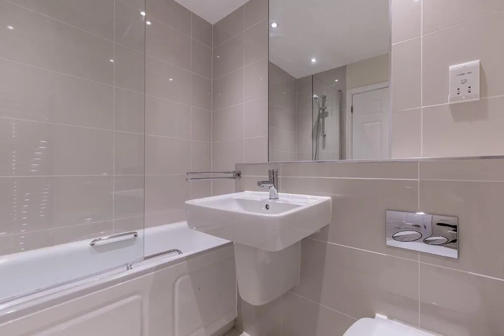 2 bedroom town house for rent