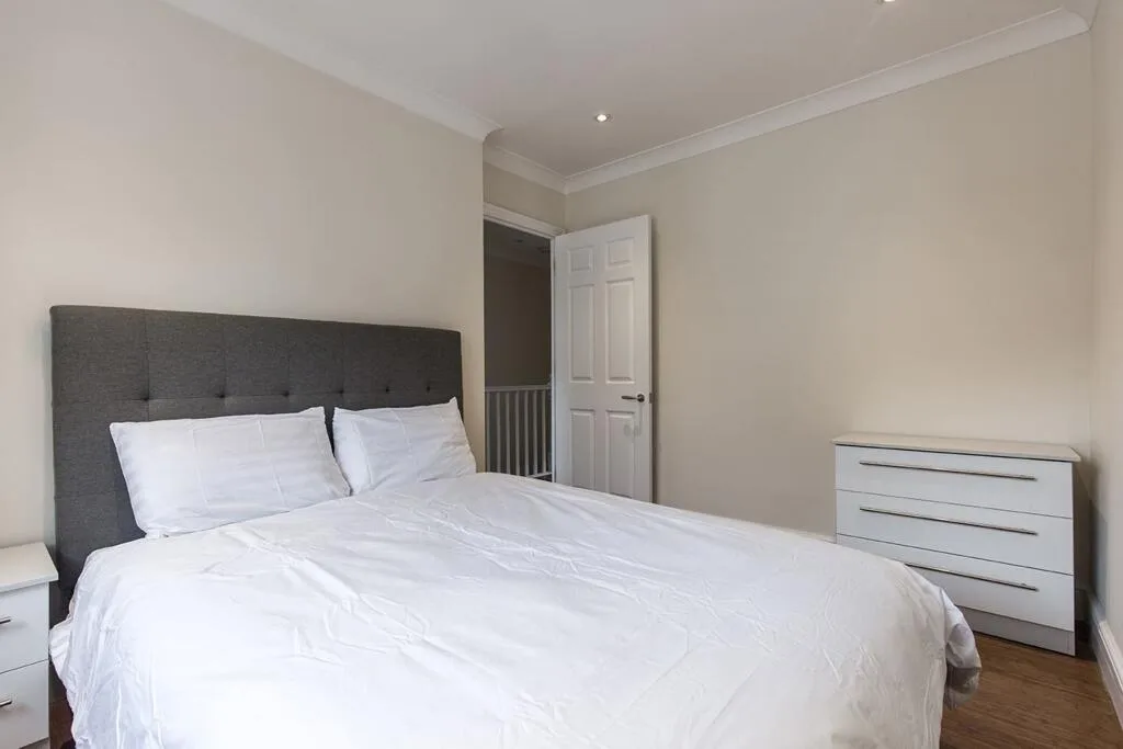 2 bedroom town house for rent