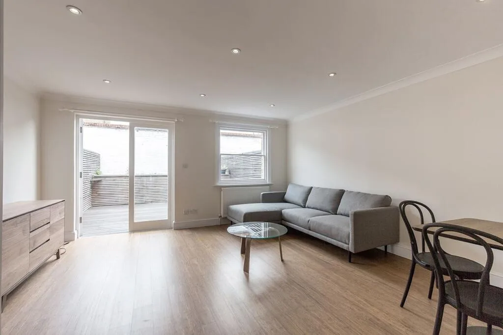 2 bedroom town house for rent