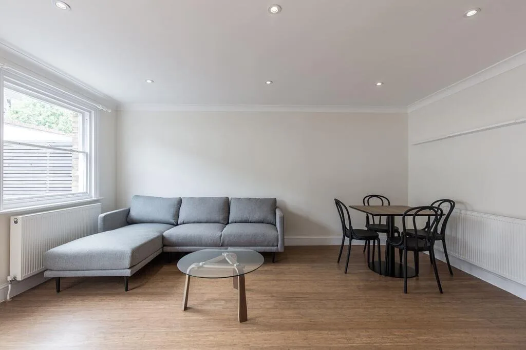 2 bedroom town house for rent