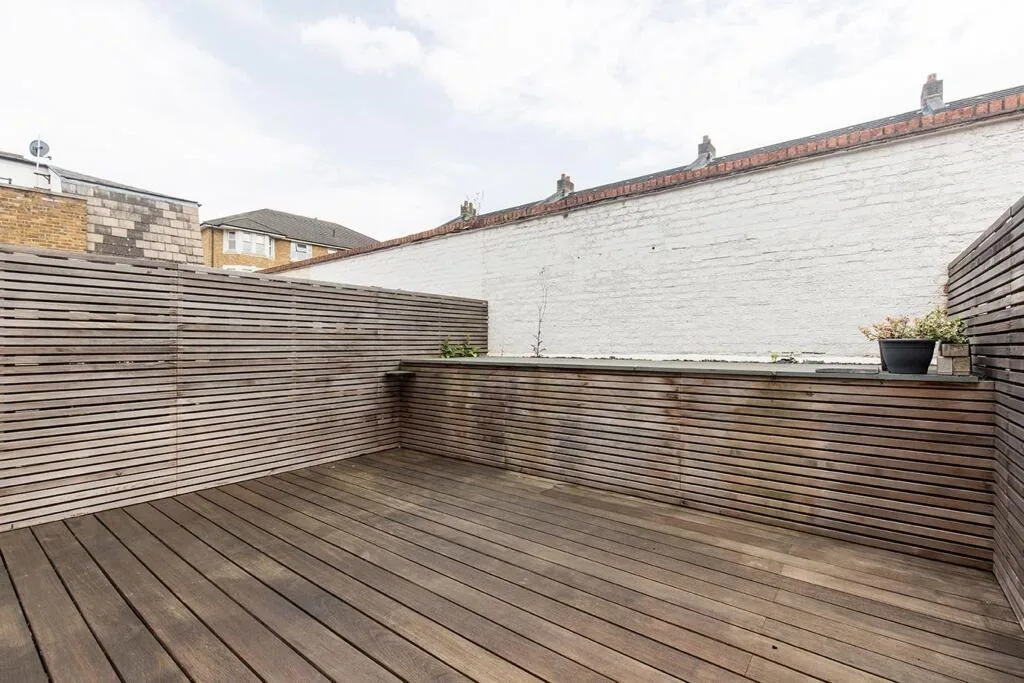 2 bedroom town house for rent