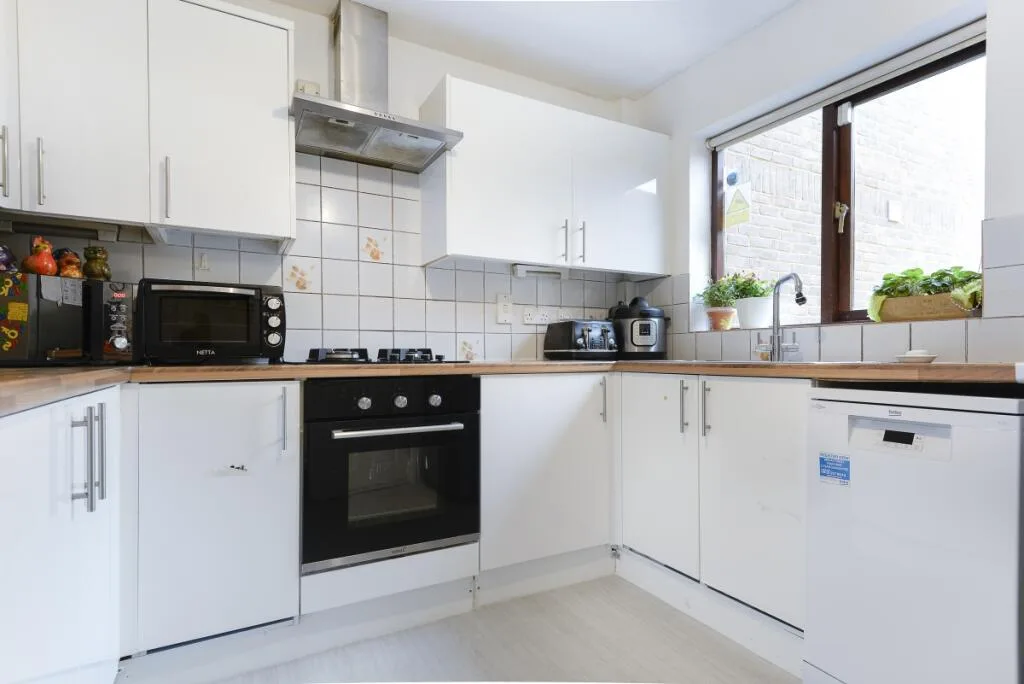 4 bedroom terraced house for rent