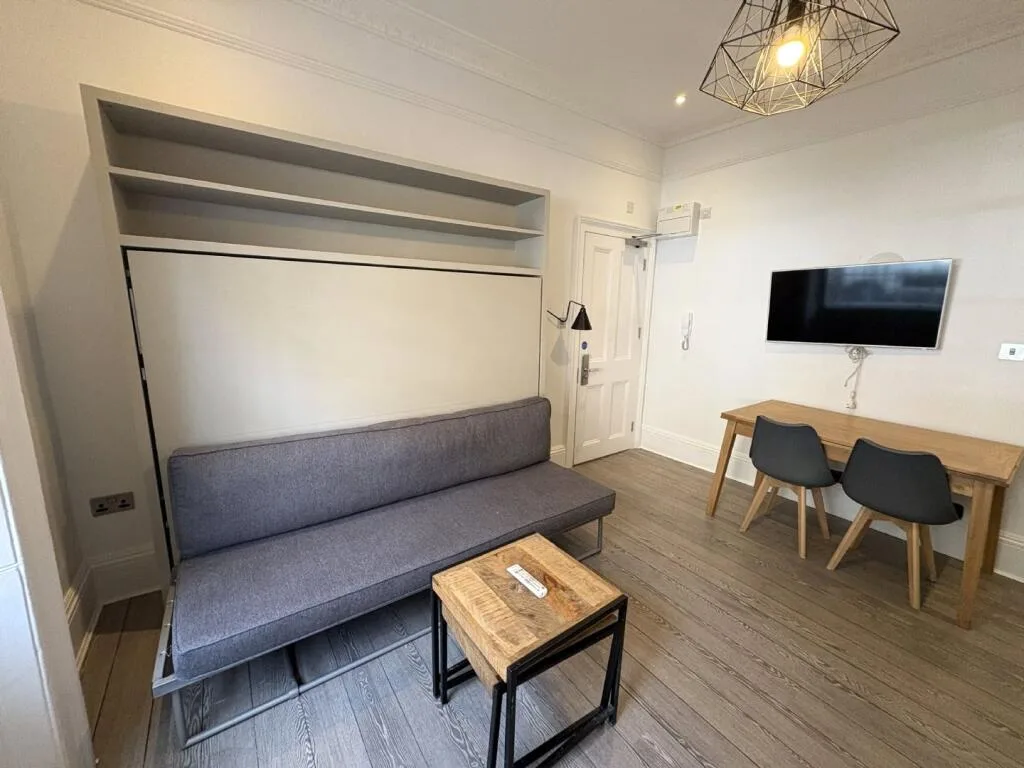 Studio flat for rent