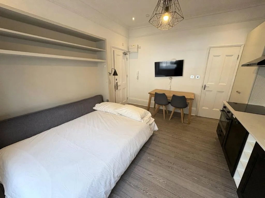 Studio flat for rent