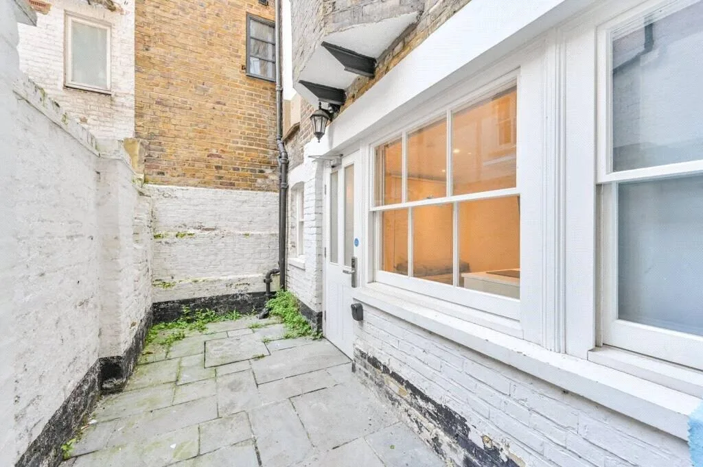 Studio flat for rent