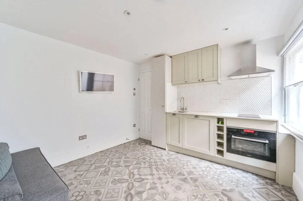 Studio flat for rent