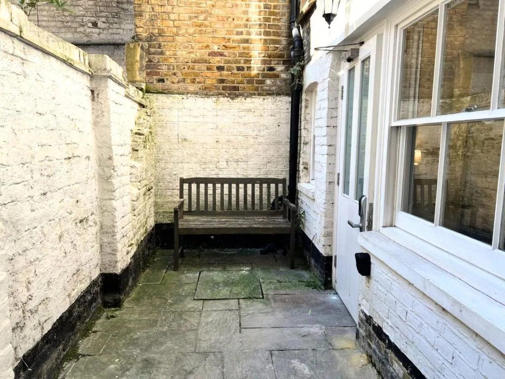 Studio flat for rent