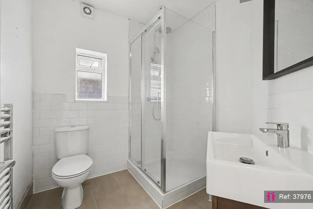 2 bedroom maisonette for rent