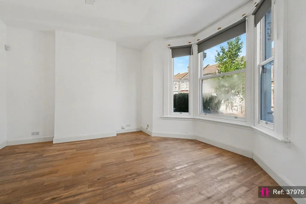 2 bedroom maisonette for rent