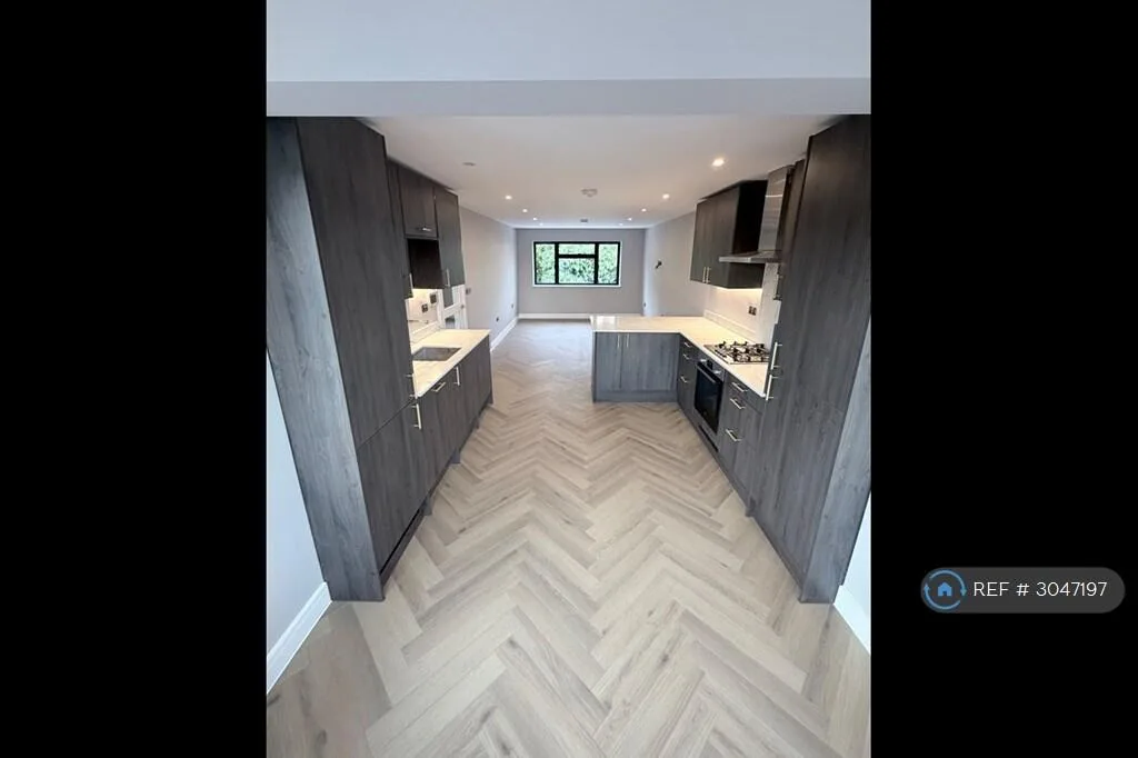 3 bedroom flat for rent
