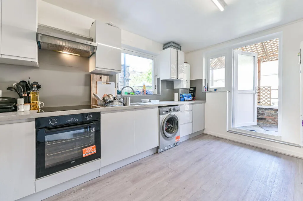 3 bedroom flat for rent