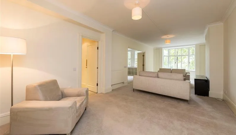 5 bedroom end of terrace house for rent