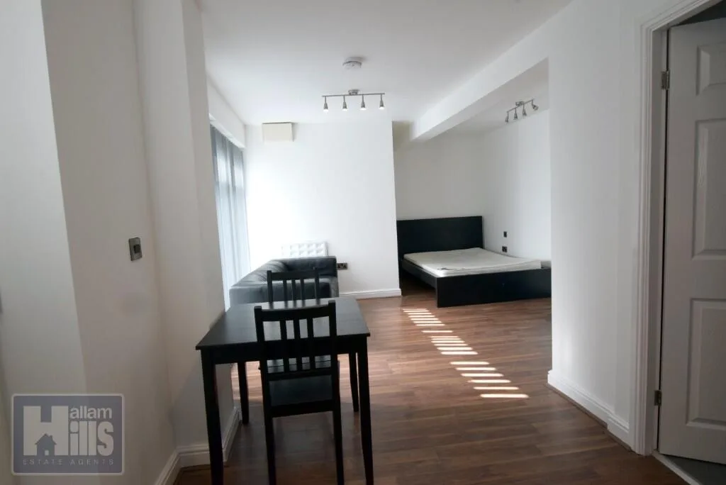 Studio flat for rent