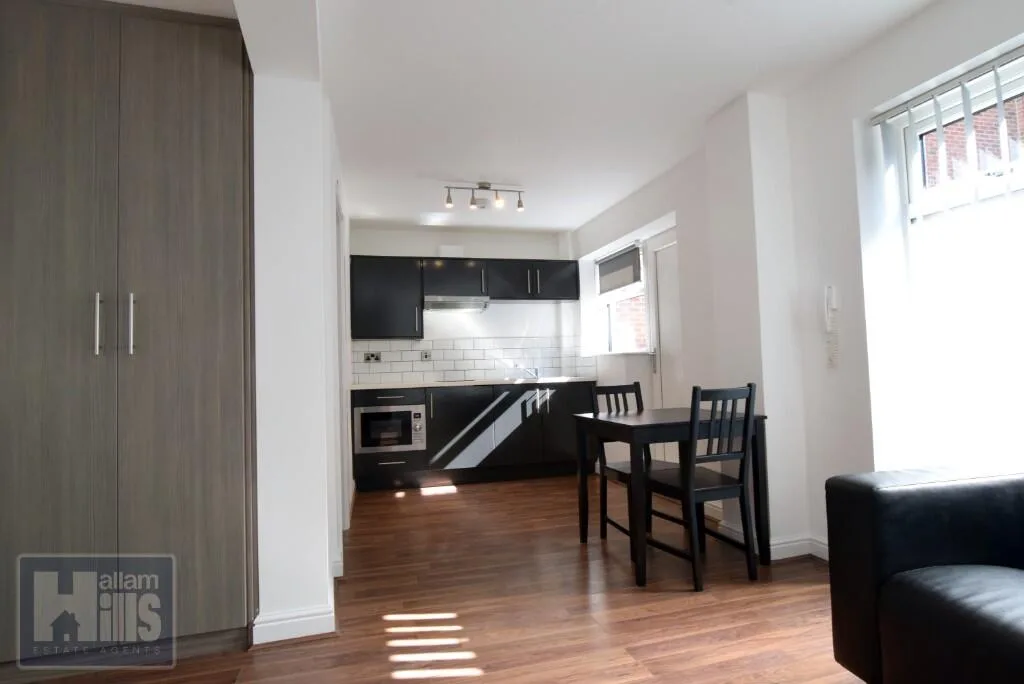 Studio flat for rent