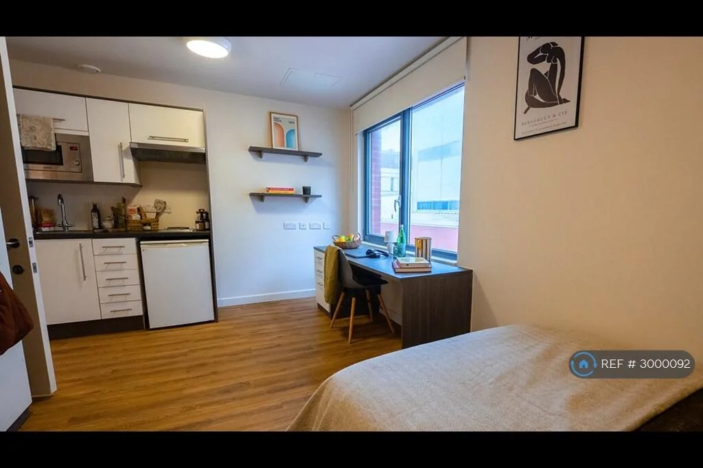 Studio flat for rent