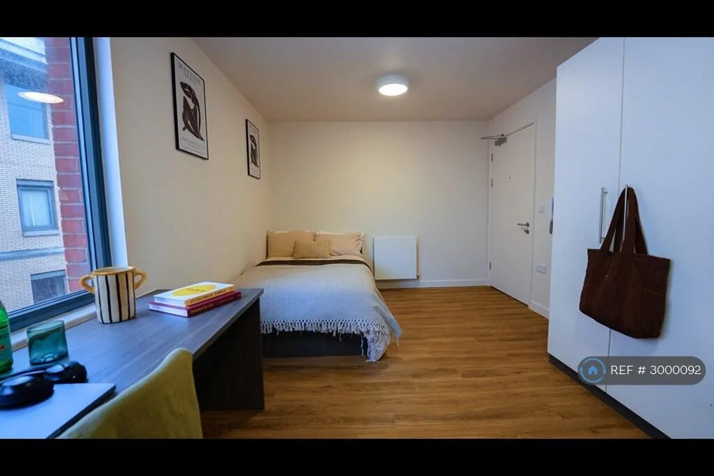 Studio flat for rent