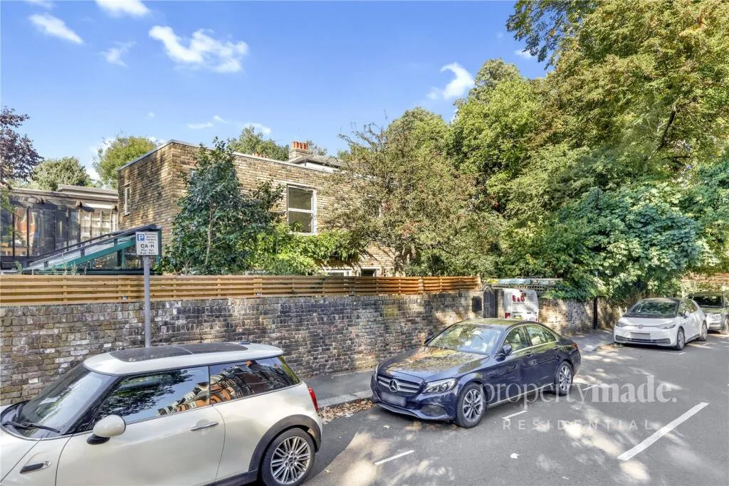 2 bedroom detached house for rent
