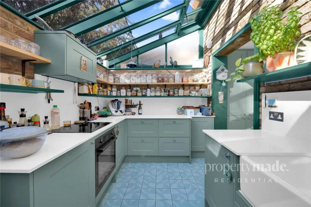 2 bedroom detached house for rent