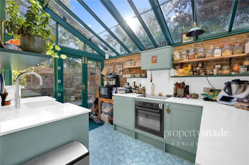 2 bedroom detached house for rent